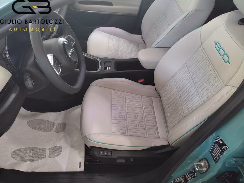 FIAT 600 1.2 Hybrid 145cv La Prima II