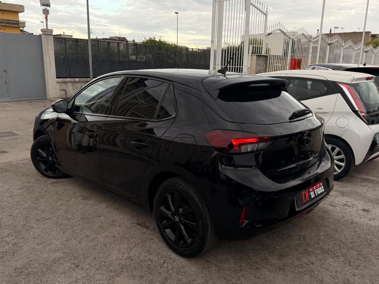 Opel Corsa 1.2 Edition TOTAL BLACK CAR PLAY