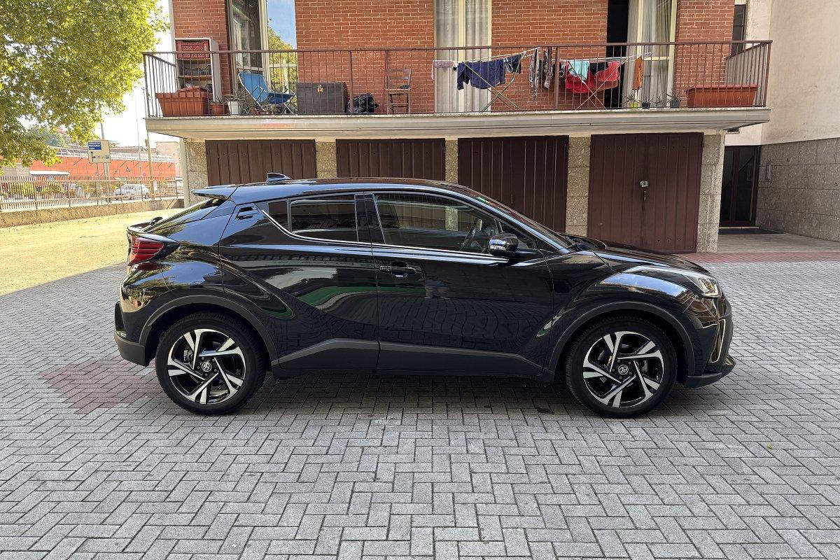 TOYOTA C-HR 1.8 Hybrid E-CVT Trend