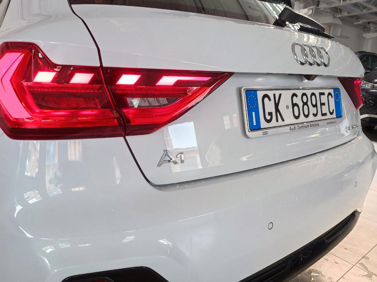 Audi A1 Allstreet 30 1.0 tfsi Identity Contrast 110cv