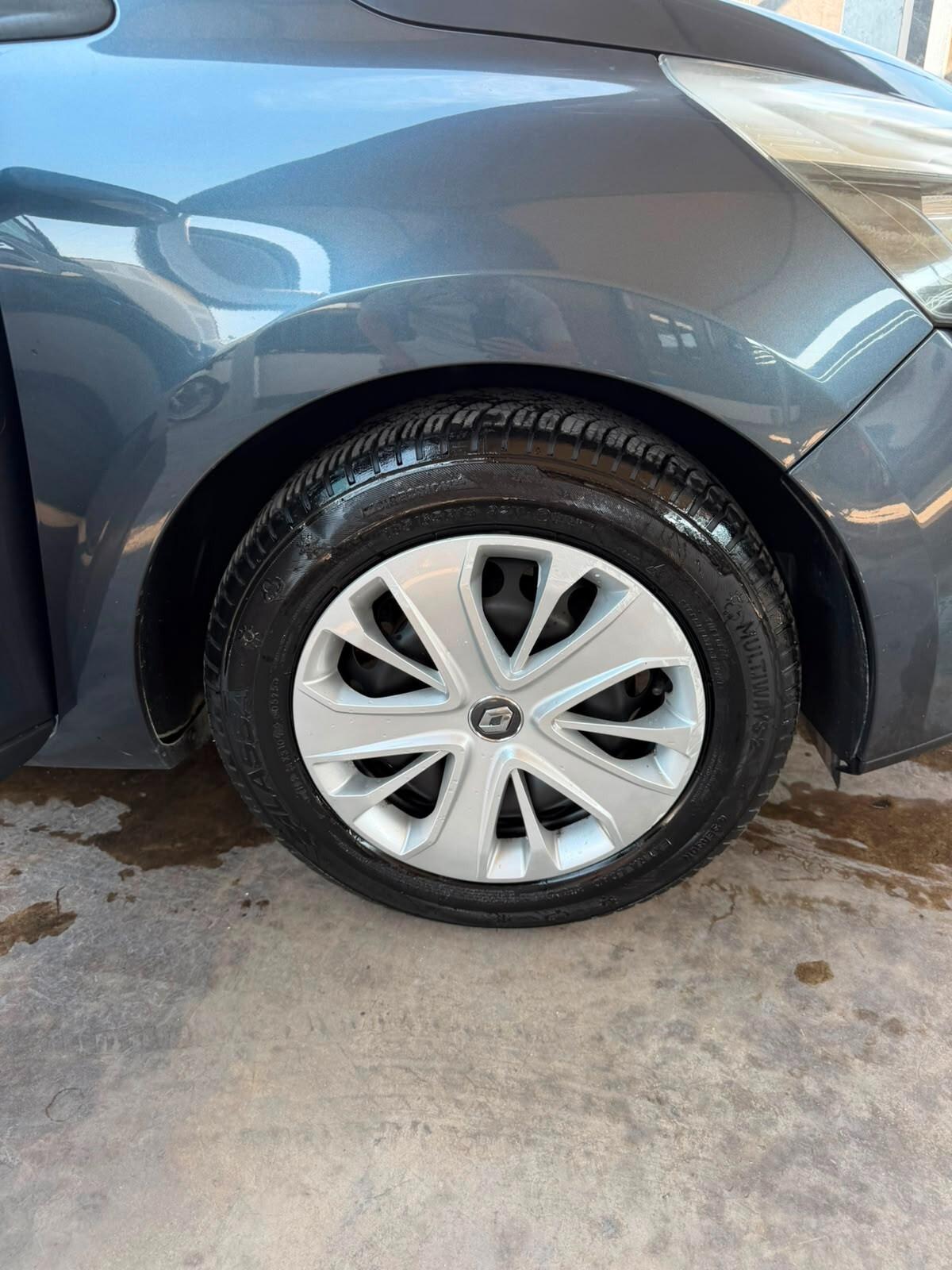 Renault Clio 1.2 75CV 5 porte Zen