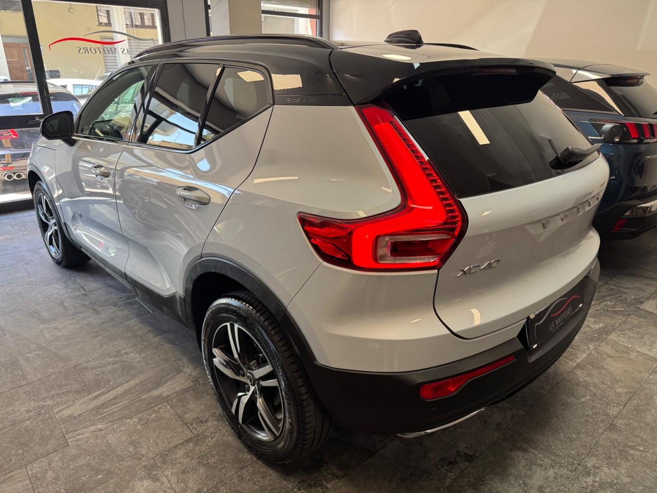Volvo XC40 D3 2.0 150 Cv R-design Finanziabile