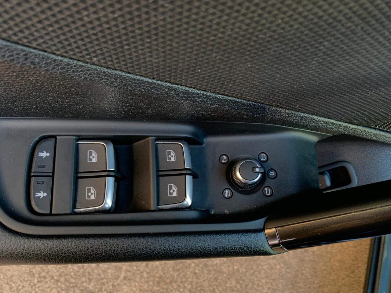 Audi Q2 30 TDI S tronic Identity Black