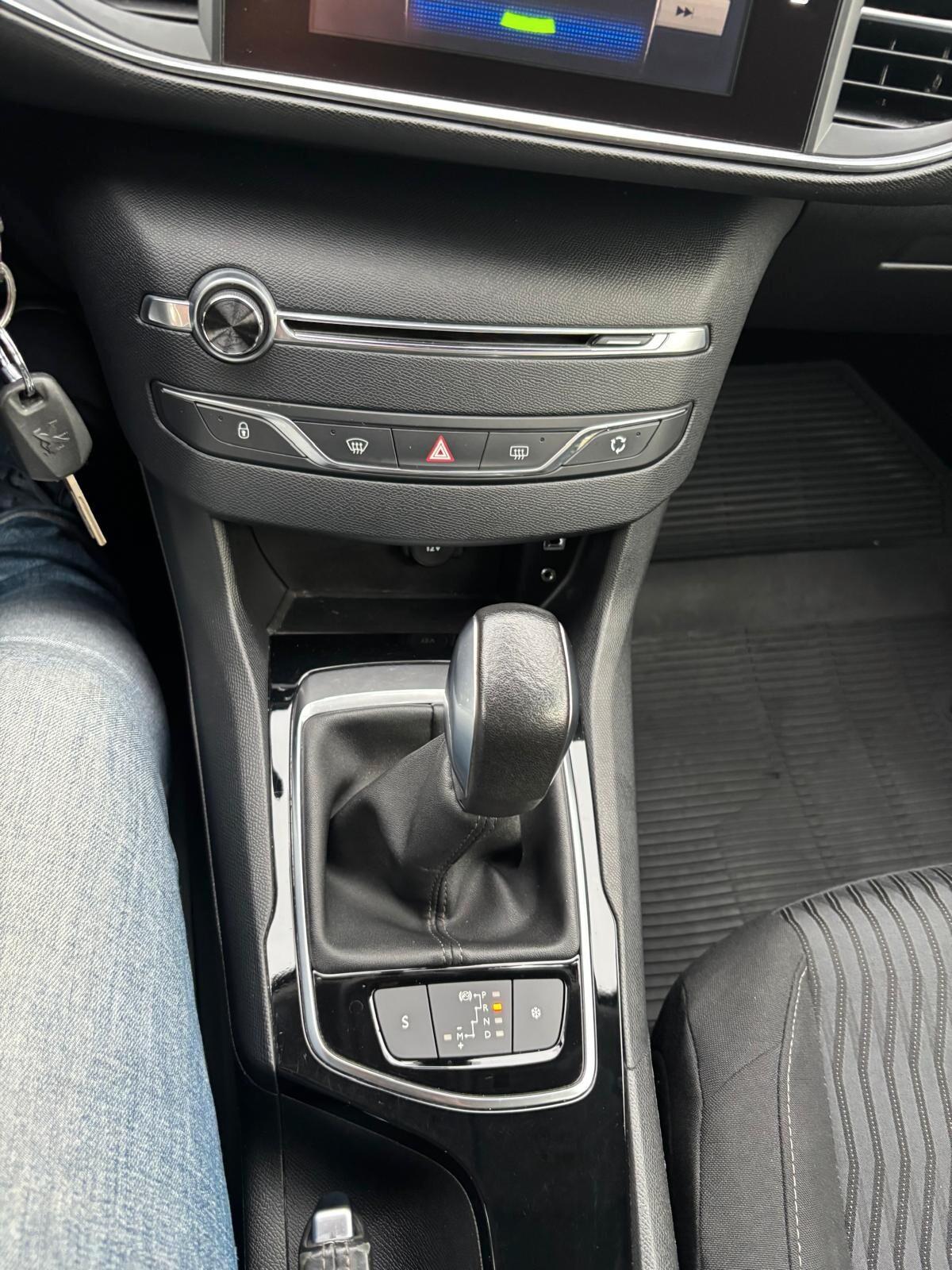 Peugeot 308 BlueHDi 120 S&S SW Business