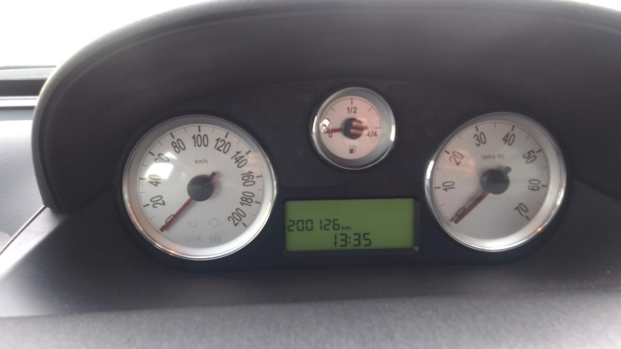 Lancia Ypsilon 1.2 BZ neopatentati 2011