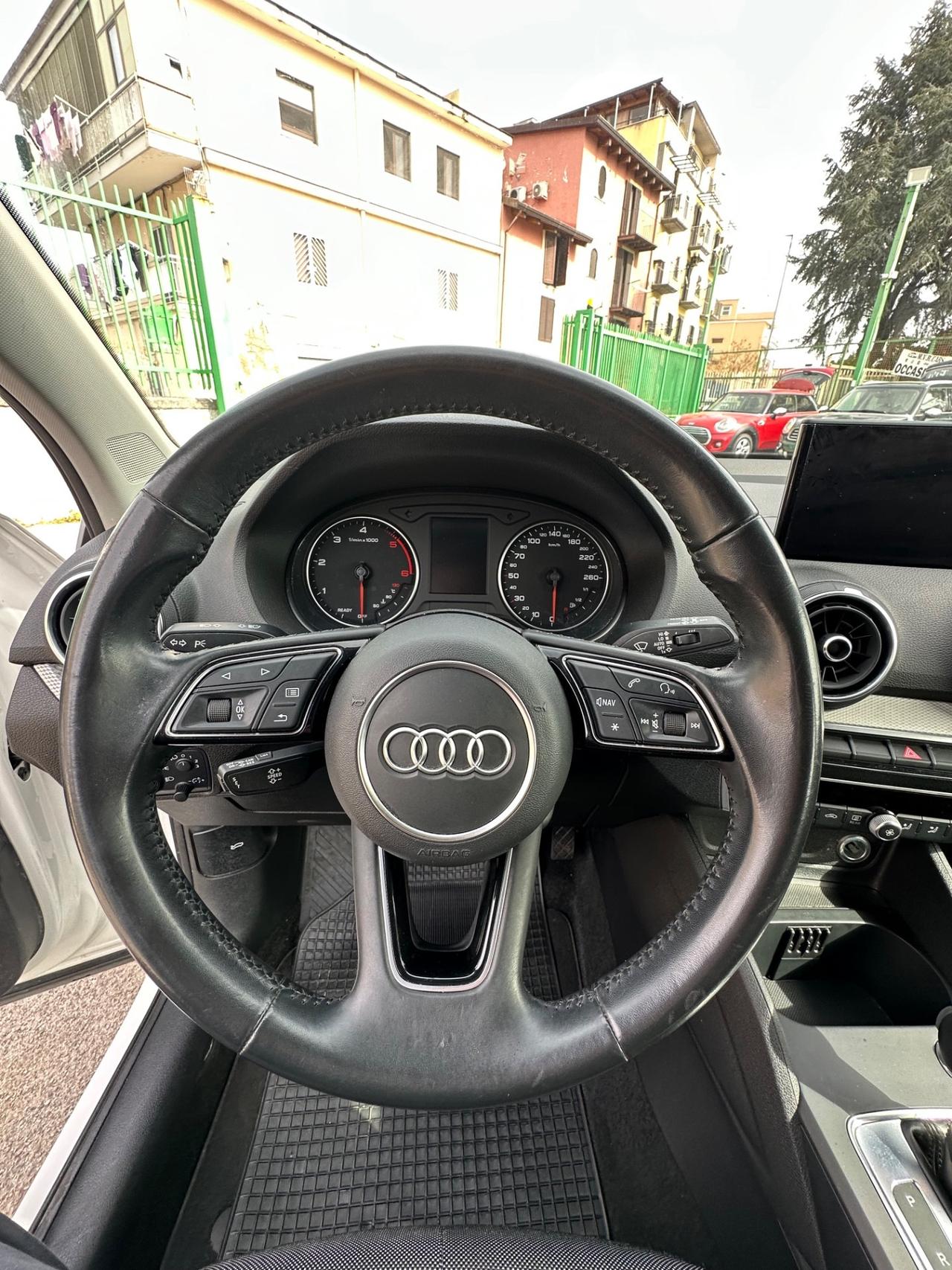Audi Q2 30 TDI S tronic Identity Black