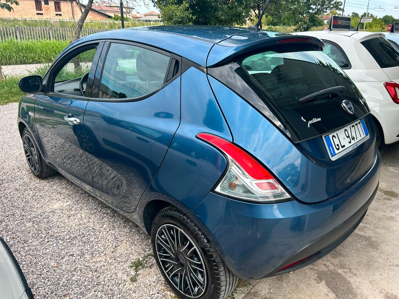 Lancia Ypsilon 1.0 FireFly 5 porte S&S Hybrid Ecochic Silver