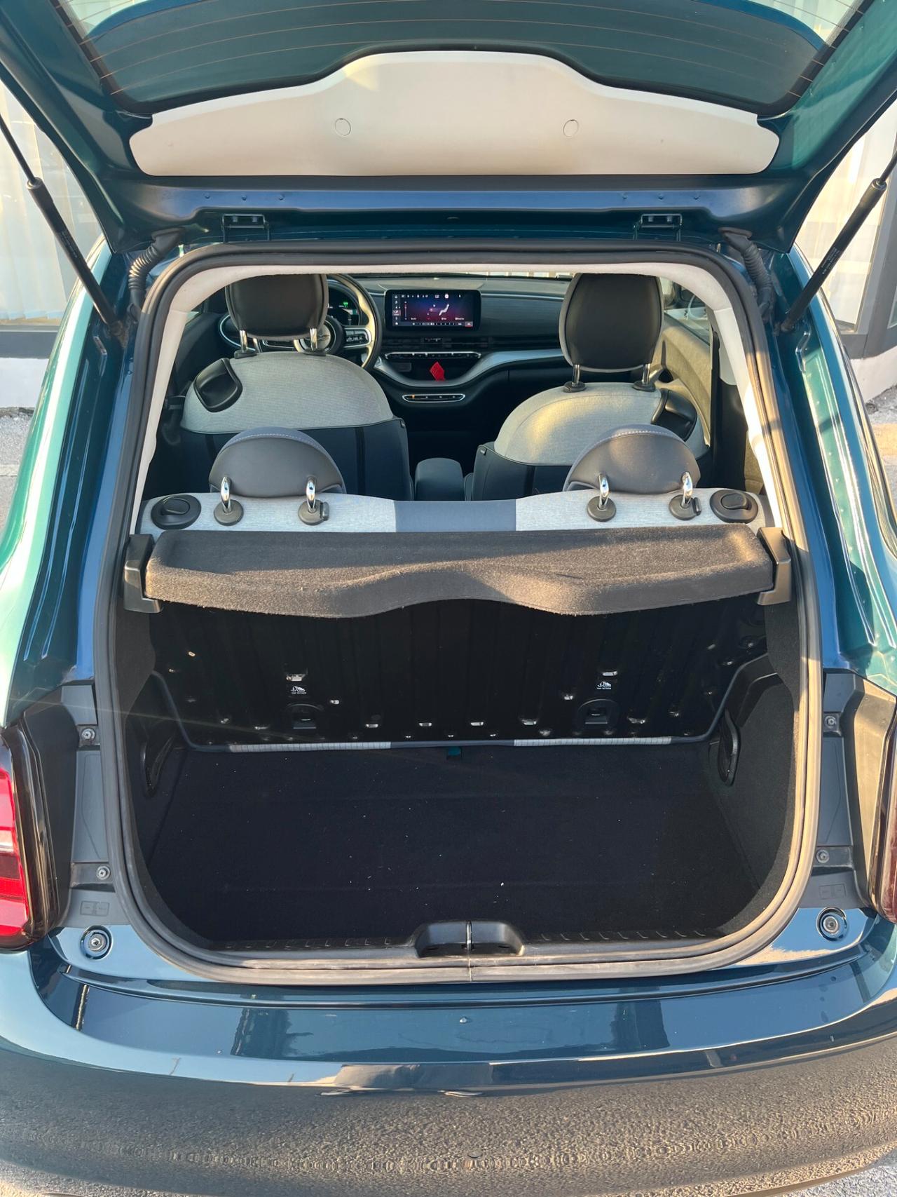 Fiat 500 500e Berlina 42 kWh Icon +