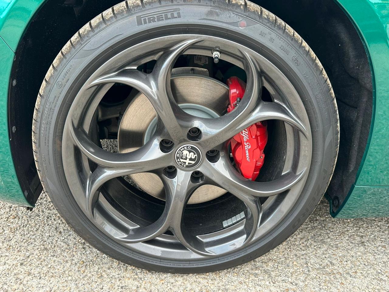 ALFA ROMEO GIULIA TRIBUTO ITALIANO 2.0 TURBO 280 CV AT8 AWD Q4