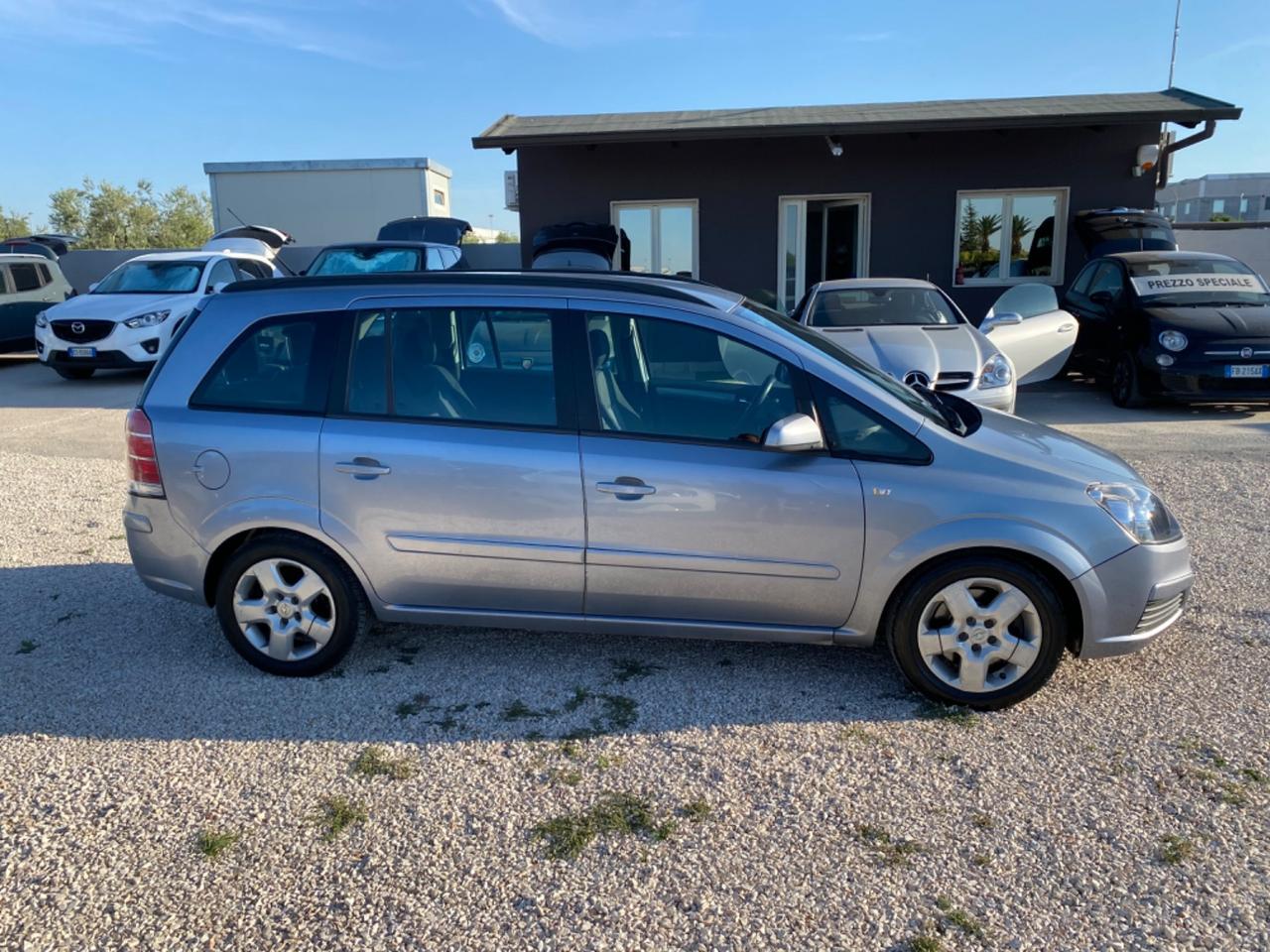 Opel Zafira 1.9 CDTI 120CV Cosmo 7 POSTI MANUALE