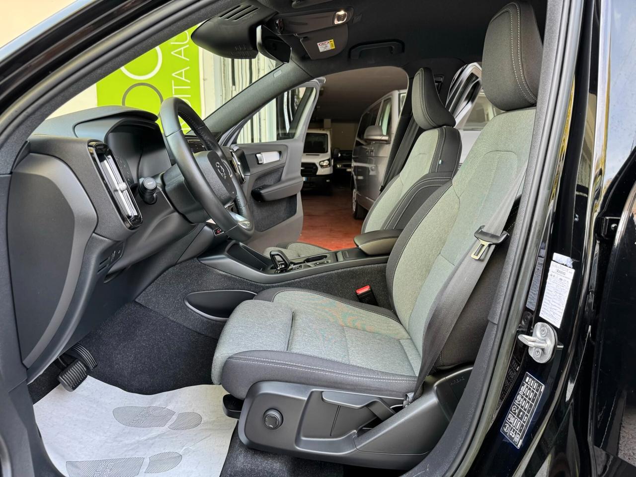 Volvo XC40 1.5 T2 Core GEARTRONIC UNIPROPR GARAN24