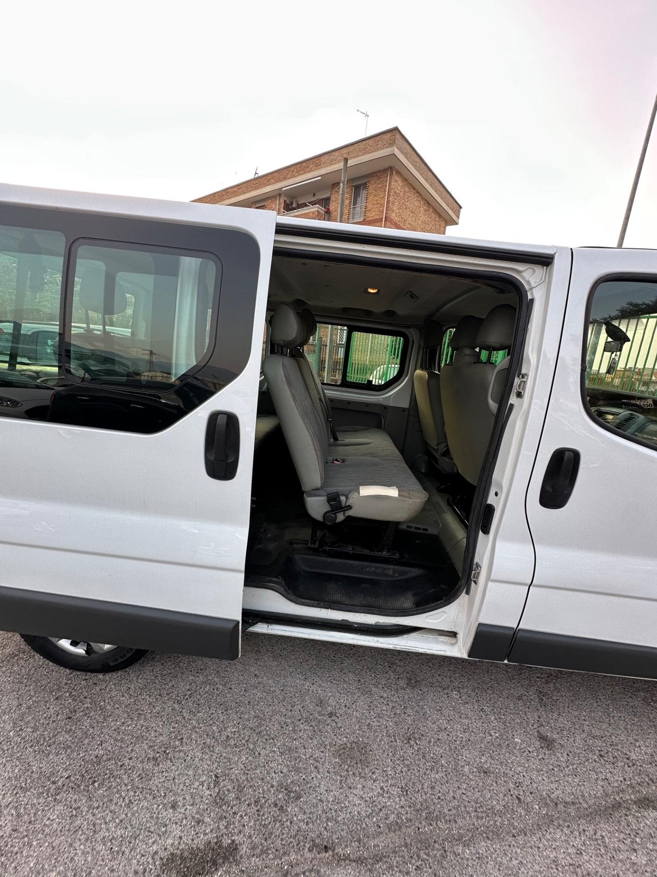 Nissan Primastar C29 2.5 dCi 150CV PC-TN Combi Smart