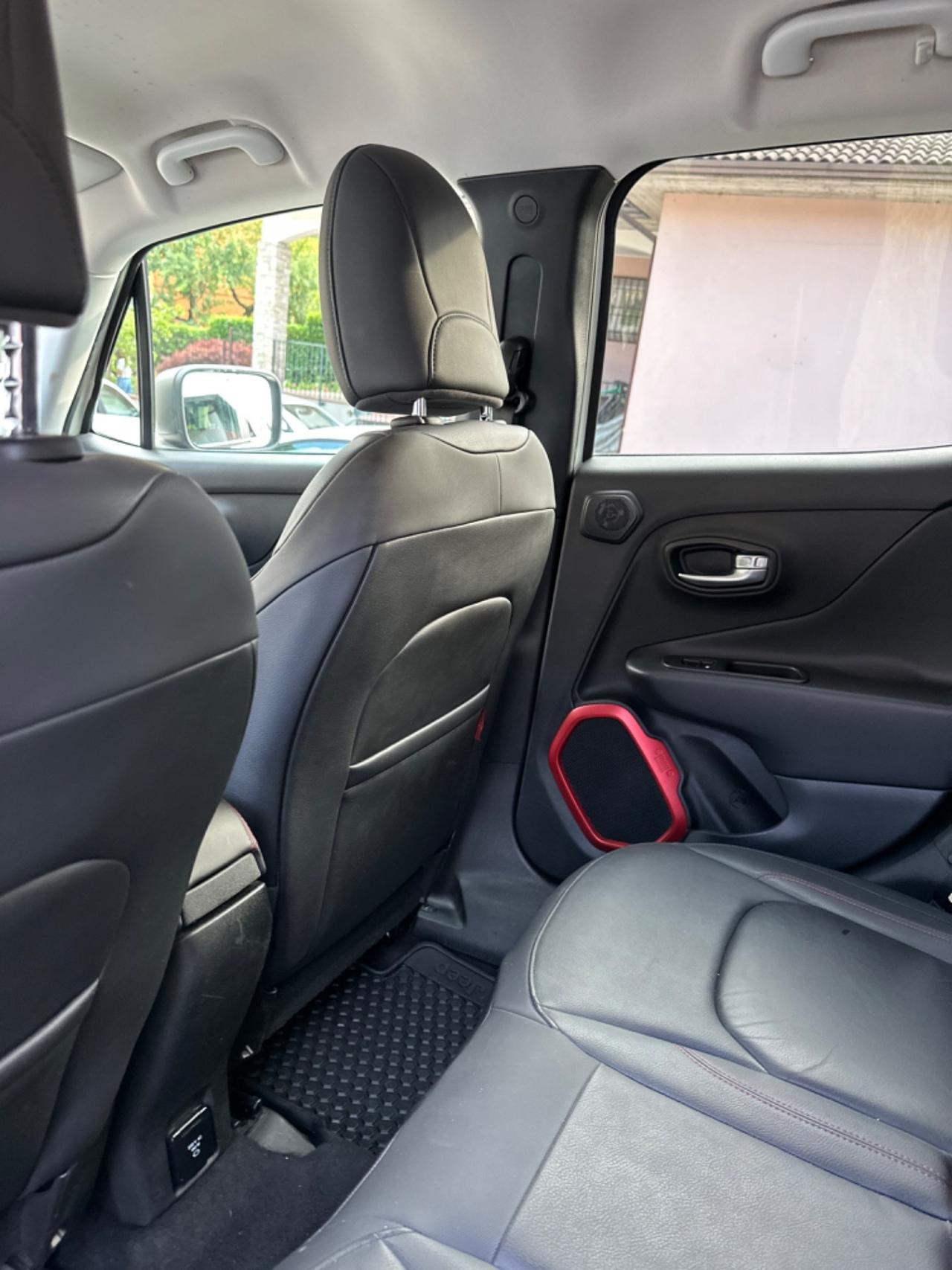 Jeep RENEGADE 2.0 MJT 4WD TRAILHAWK EU6B KMCERT