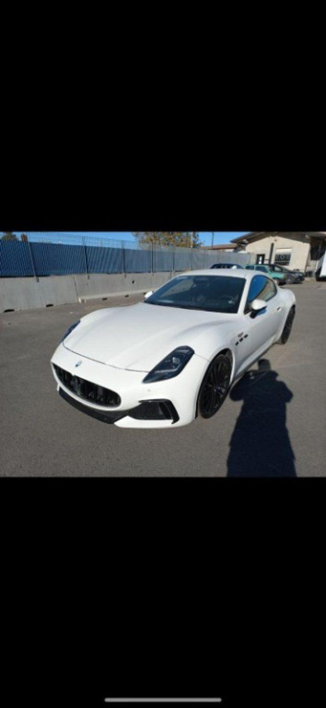MASERATI GranTurismo V6 490 CV AWD Modena