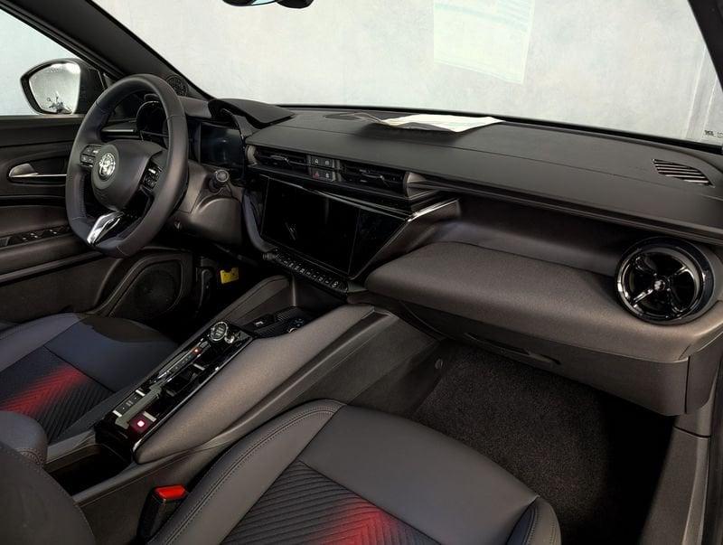 Alfa Romeo Junior Hybrid 145cv SPECIALE (Pack TECHNO)