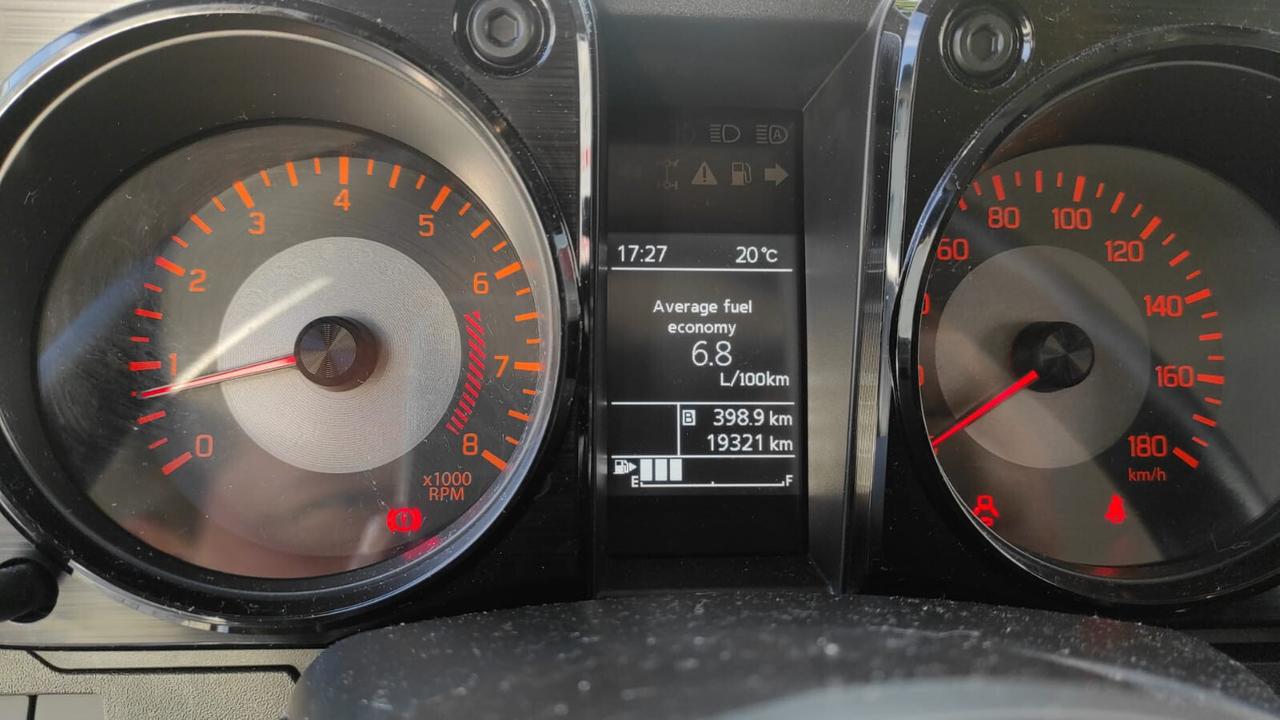 SUZUKI JIMNY 1.5 BENZINA 102CV 4X4 GANCIO TRAINO