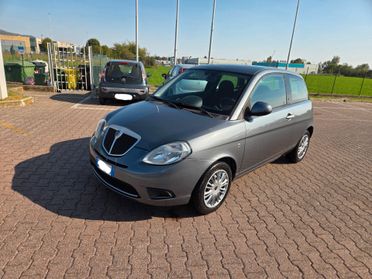 Lancia Ypsilon 1.2 Benz. 5 posti, frizione nuova, cinghia distribuzione già sostituita! Garanzia!