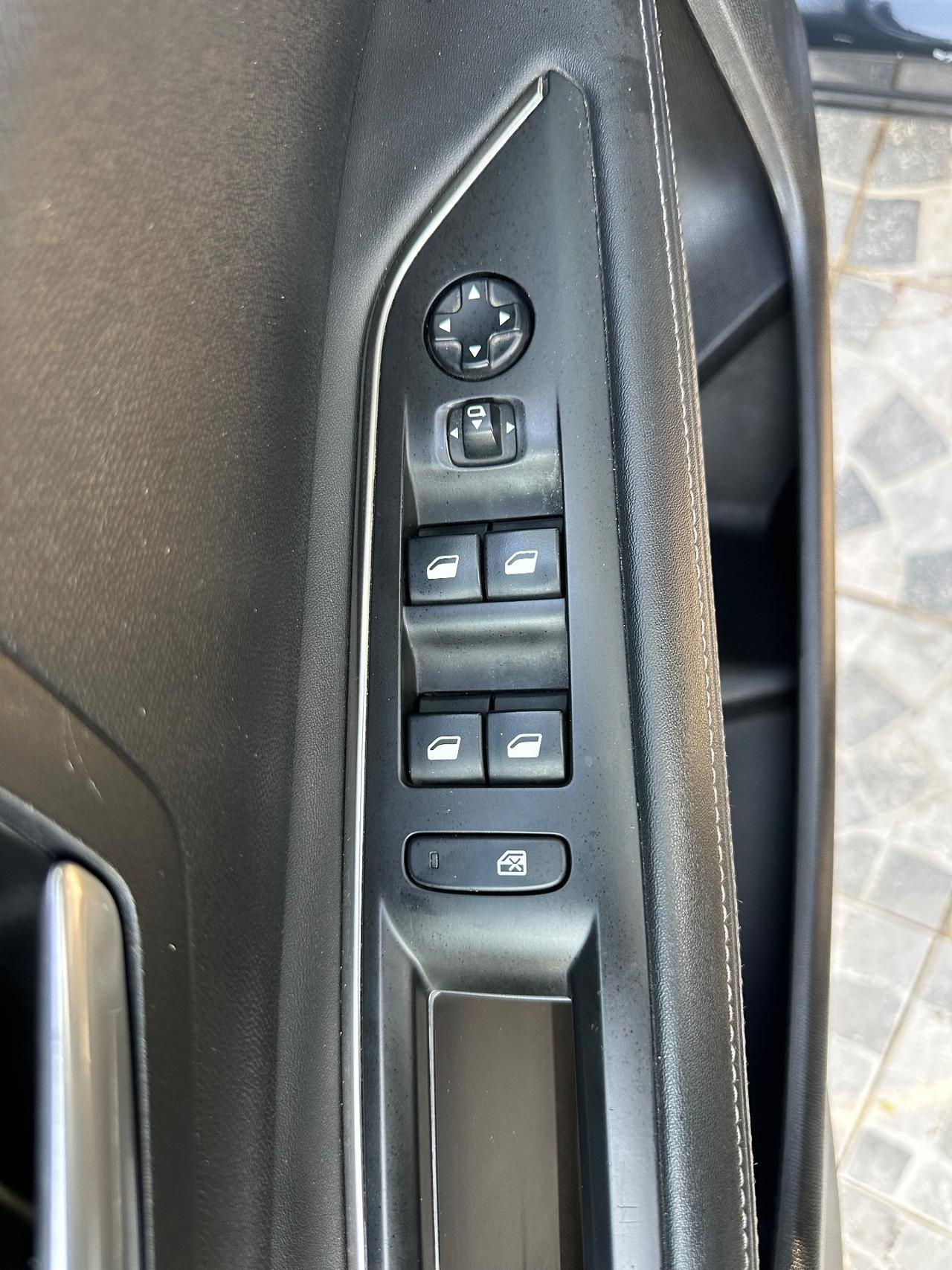 Peugeot 3008 BlueHDi 120 S&S Business