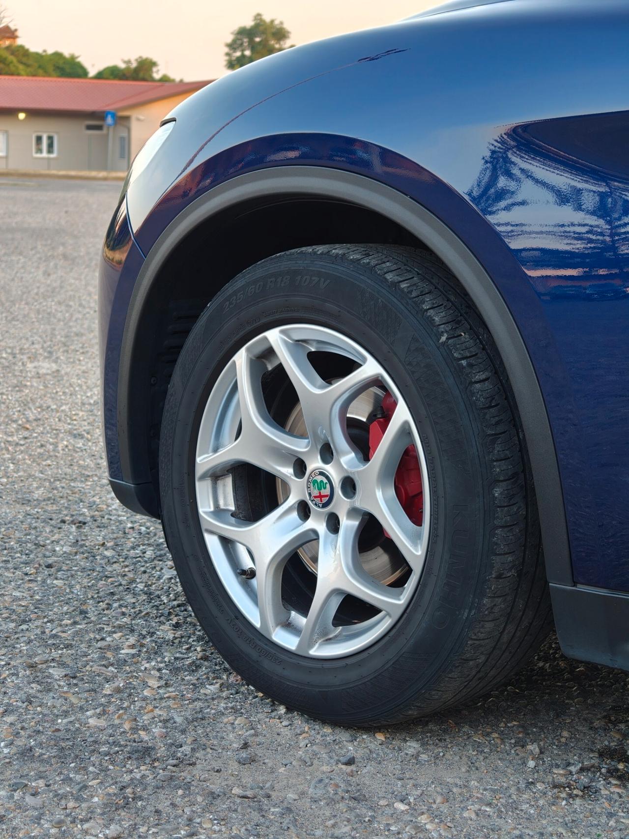 Alfa Romeo Stelvio 2.2 Turbodiesel 160 CV AT8 RWD