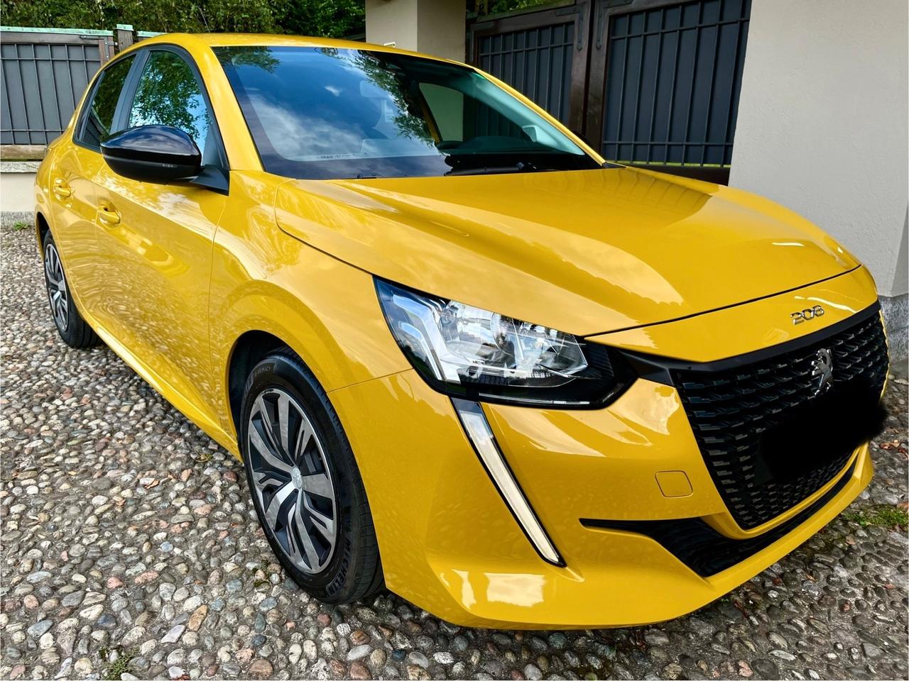 Peugeot 208 PureTech 1.2 Active *SOLO 27000 KM*