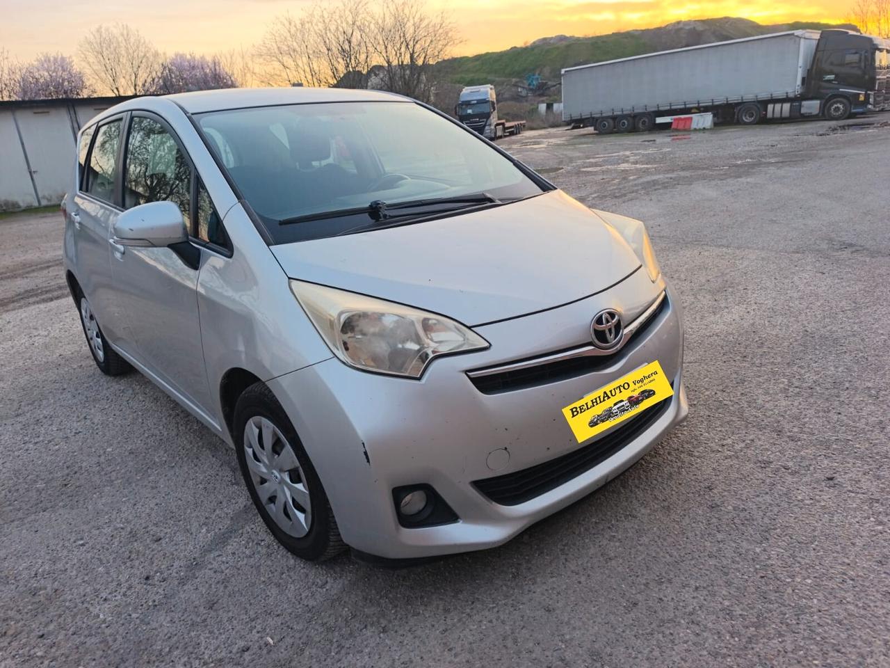 Toyota Verso-S 2011---1.3 Benzina Neopatentati