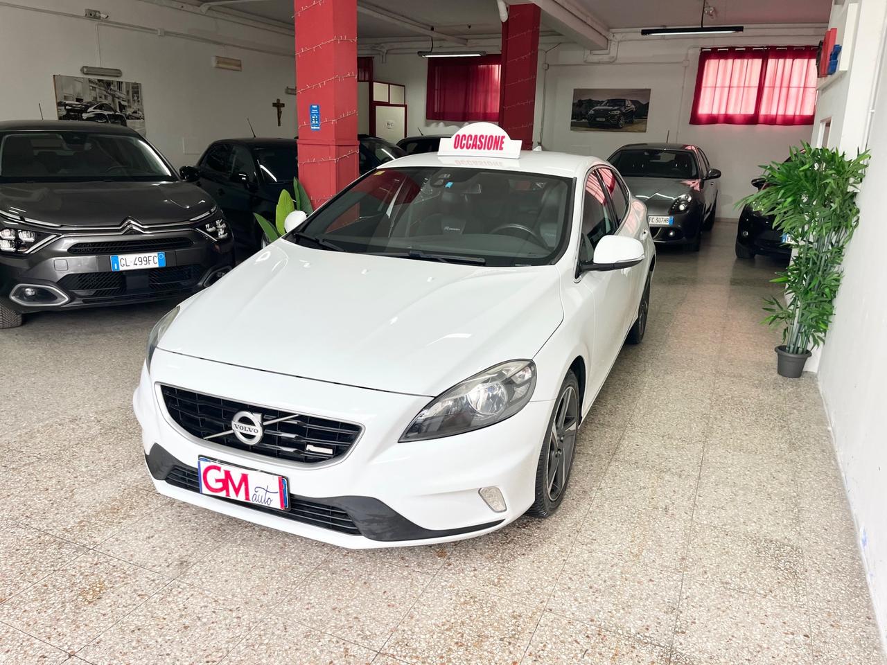 Volvo V40 D2 1.6 R-design Kinetic
