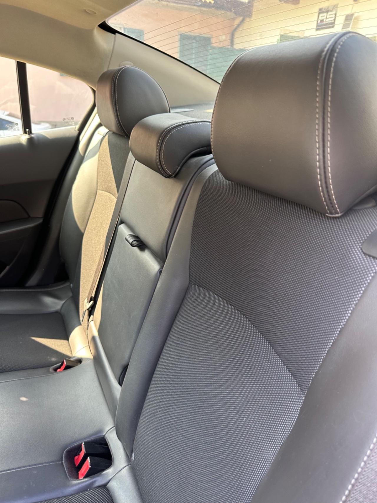 Chevrolet CRUZE 1.7 Diesel 5P LT KMCERT UNICOPR