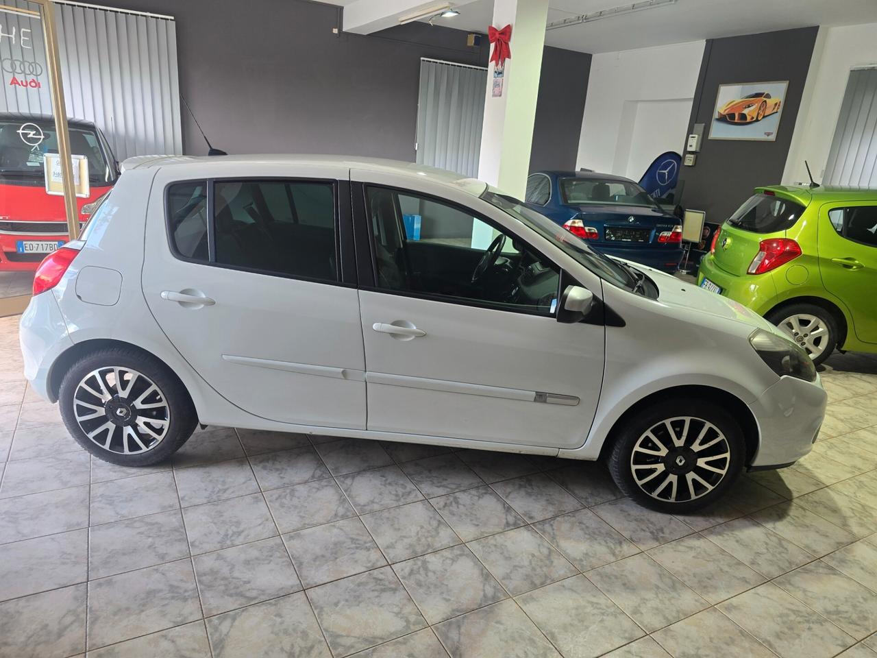 Renault Clio 1.2 16V 5 porte Dynamique