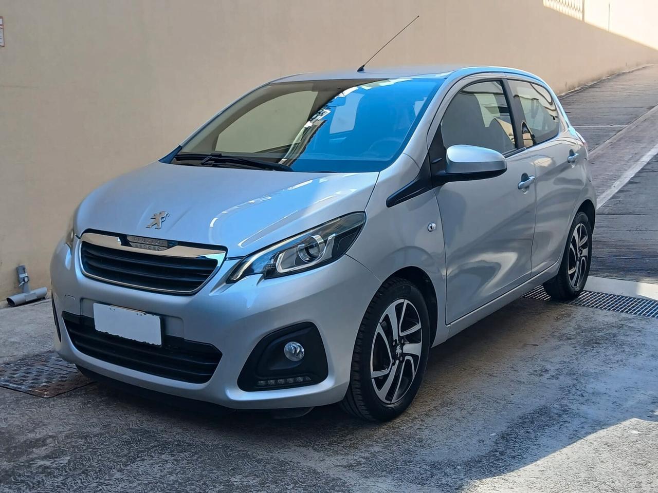 Peugeot 108 VTi 72 5 porte Allure TOP!