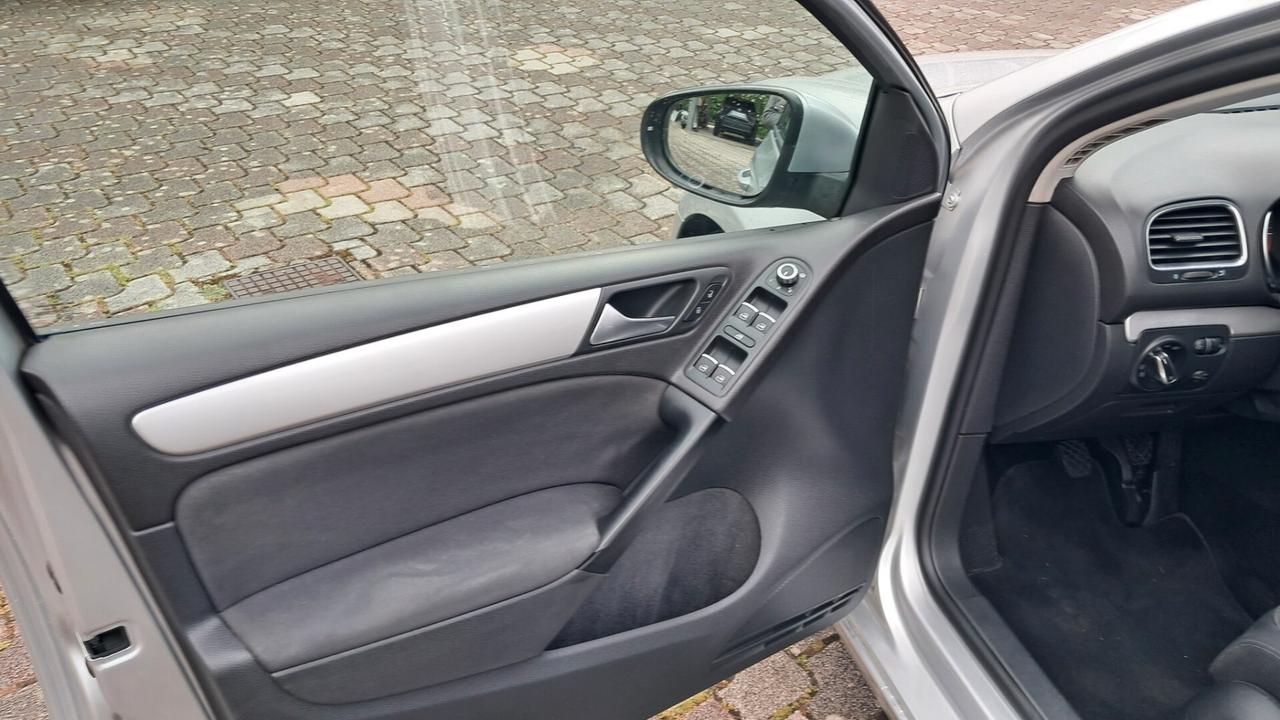 Volkswagen Golf 1.6 TDI DPF 5p. Highline