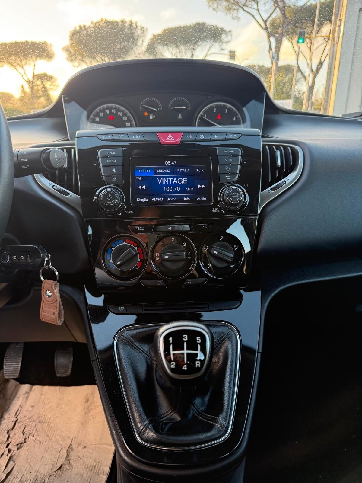 Lancia Ypsilon 1.3 MJT 16V 95 CV 5 porte S&S Gold