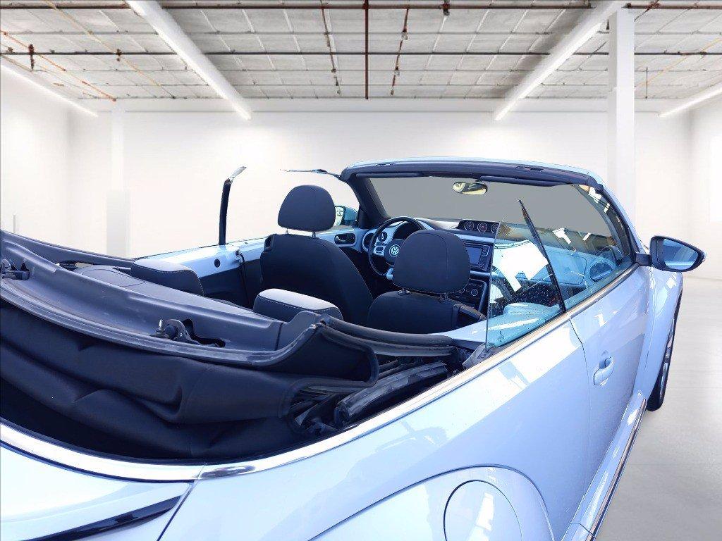 VOLKSWAGEN Maggiolino Cabrio 2.0 tdi Design 110cv del 2017