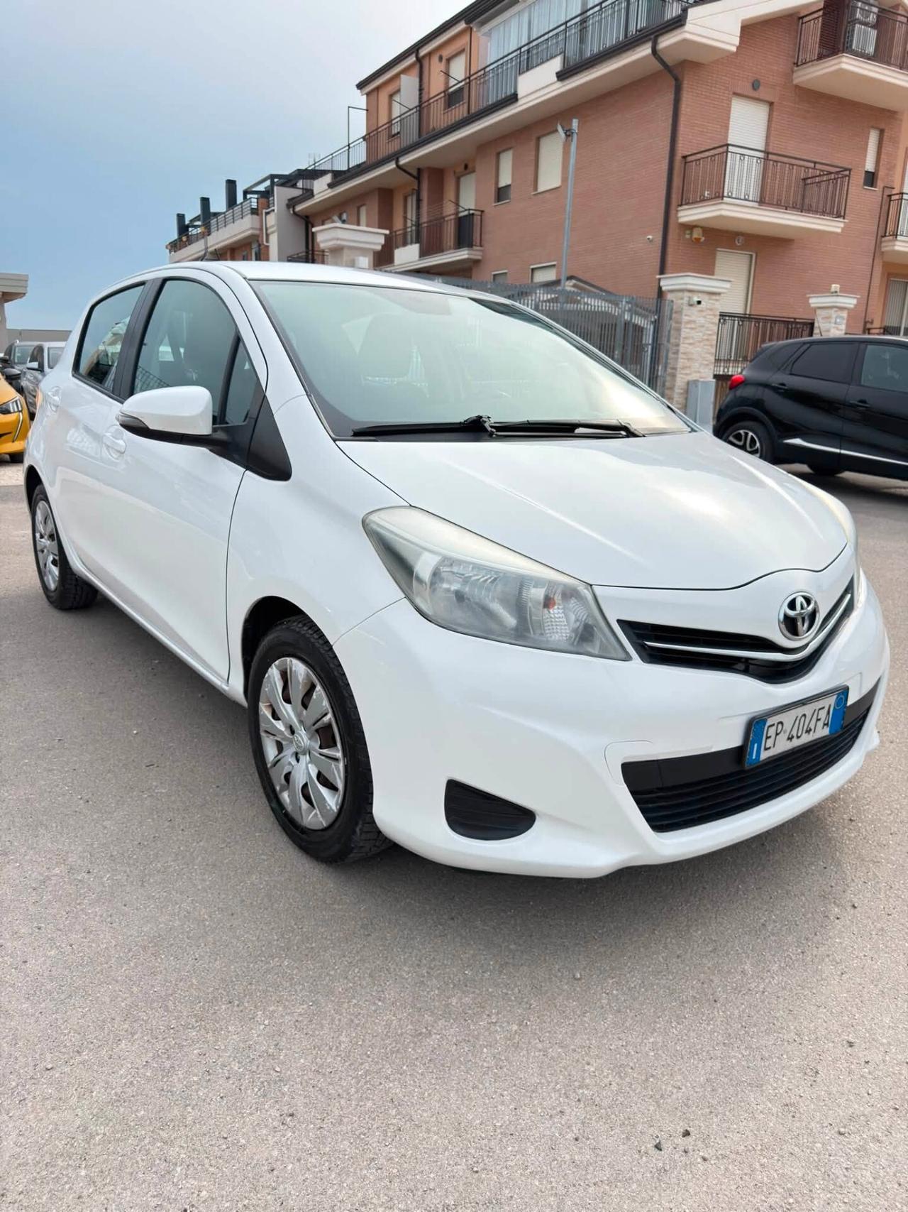 Toyota Yaris 1.0 5 porte Lounge