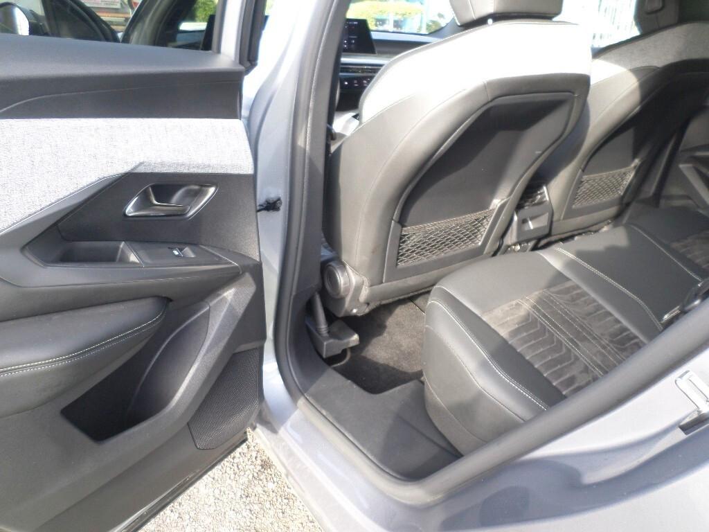 Peugeot 3008 Hybrid 136 e-DCS6 GT