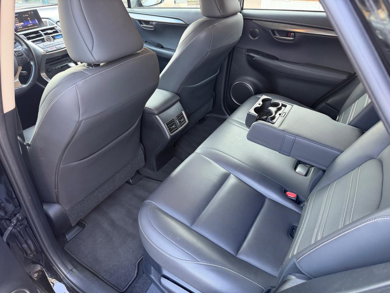 Lexus NX 300h Hybrid 4WD Executive