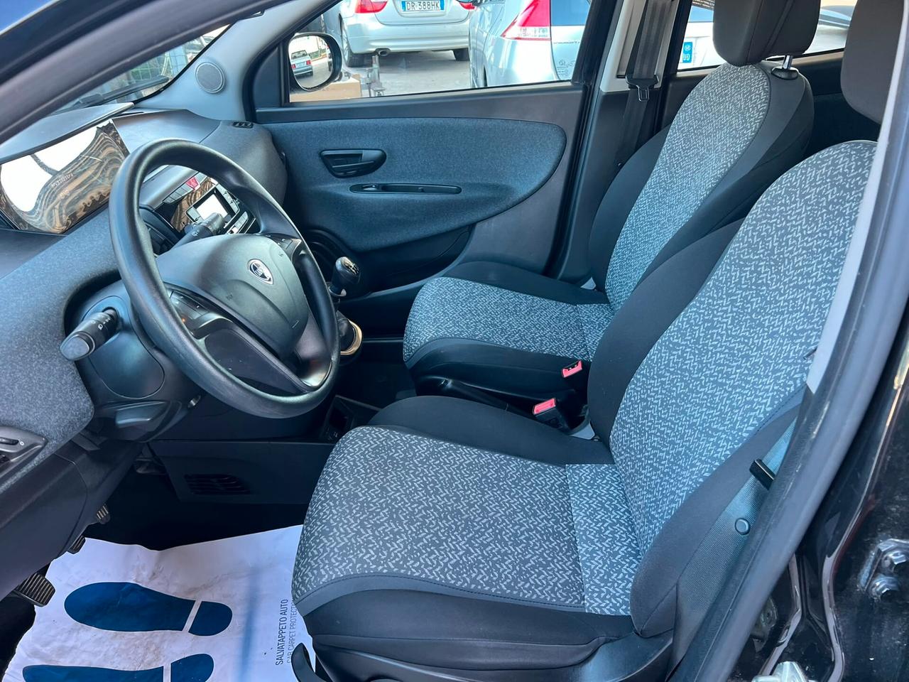 Lancia Ypsilon 1.0 FireFly 5 porte S&S Hybrid Alberta Ferretti