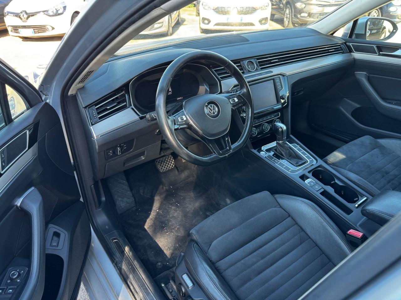 Volkswagen Passat 2.0 TDI DSG Highline BlueM. Tech.