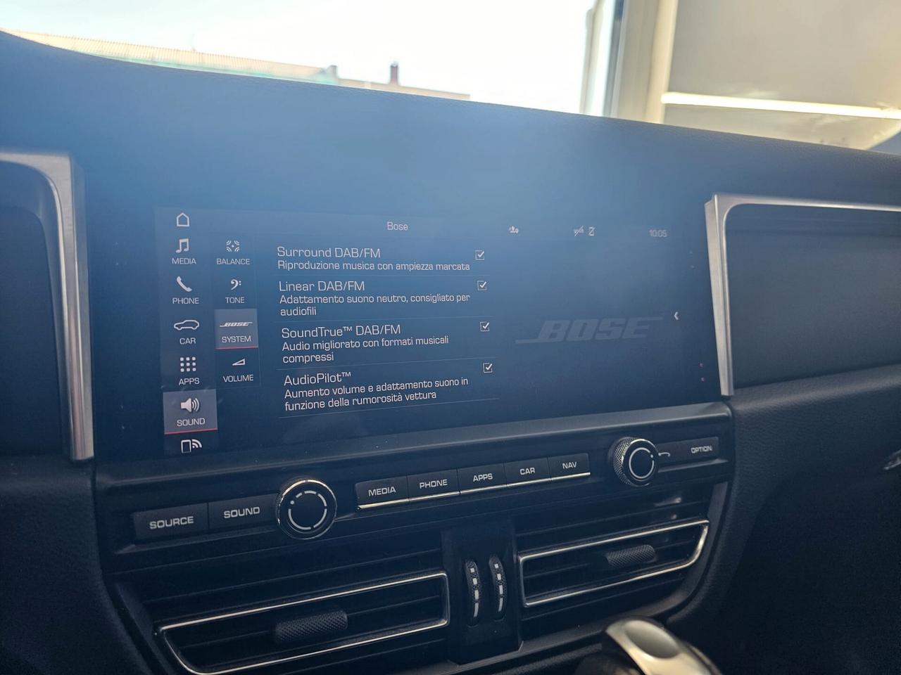 NUOVA PORSCHE MACAN TURBO 2.0 BENZINA 245CV - TETTO PANORAMICO APRIBILE