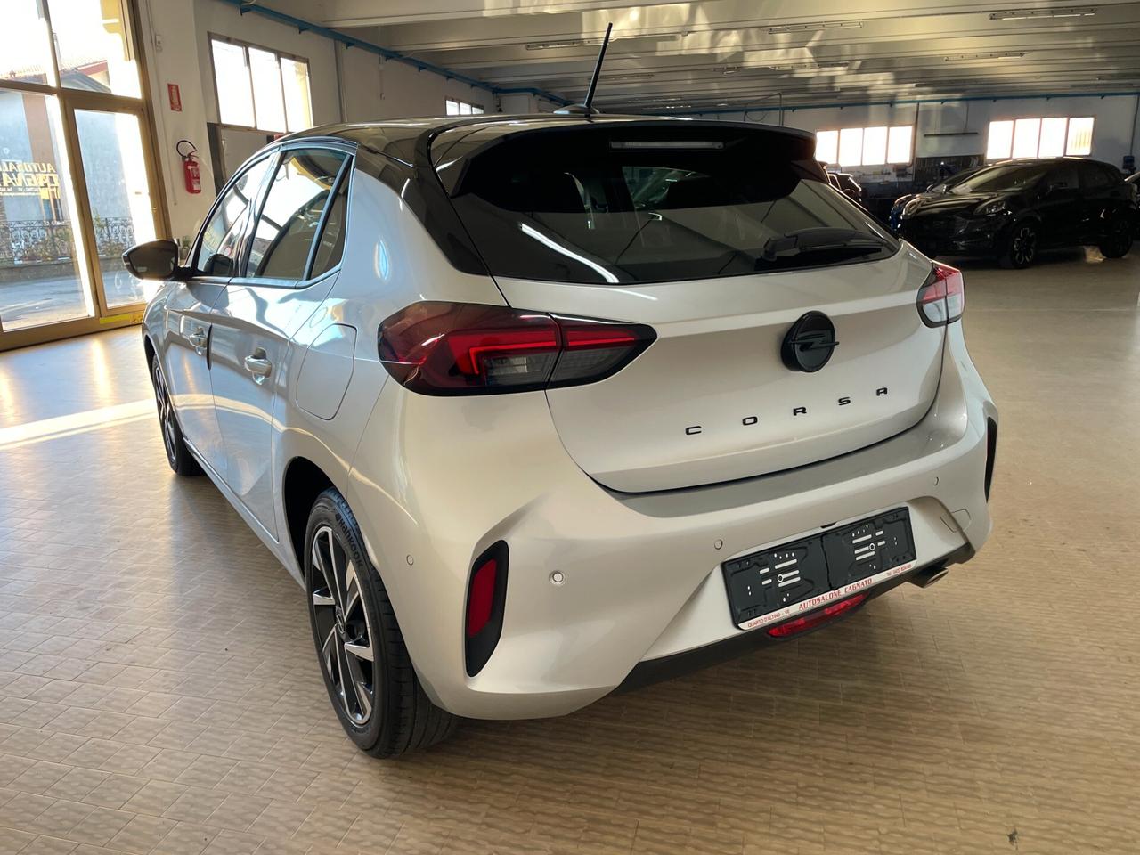 Opel Corsa 1.2 100 CV GS 2025 Bicolor Neopatentati