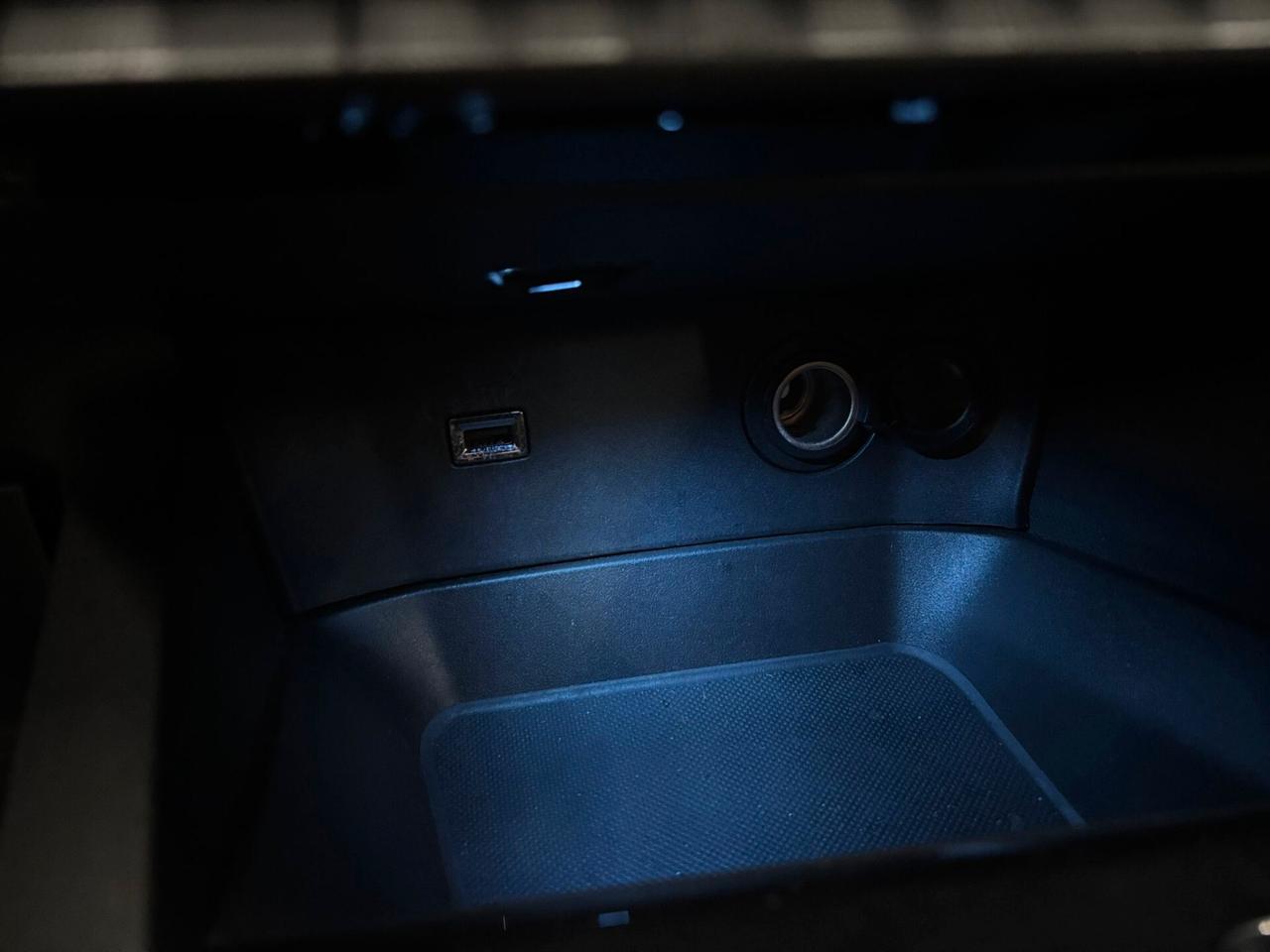 Peugeot 3008 1.5 BlueHDi 130 S&S EAT8 Active Business