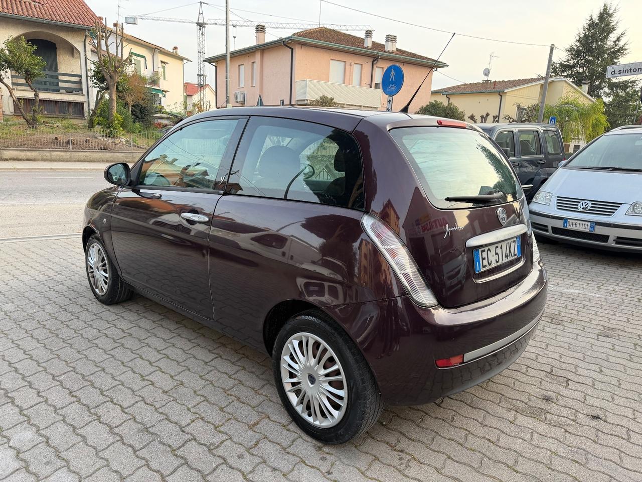 Lancia Ypsilon 1.2 69 CV Argento-OK neopatentati