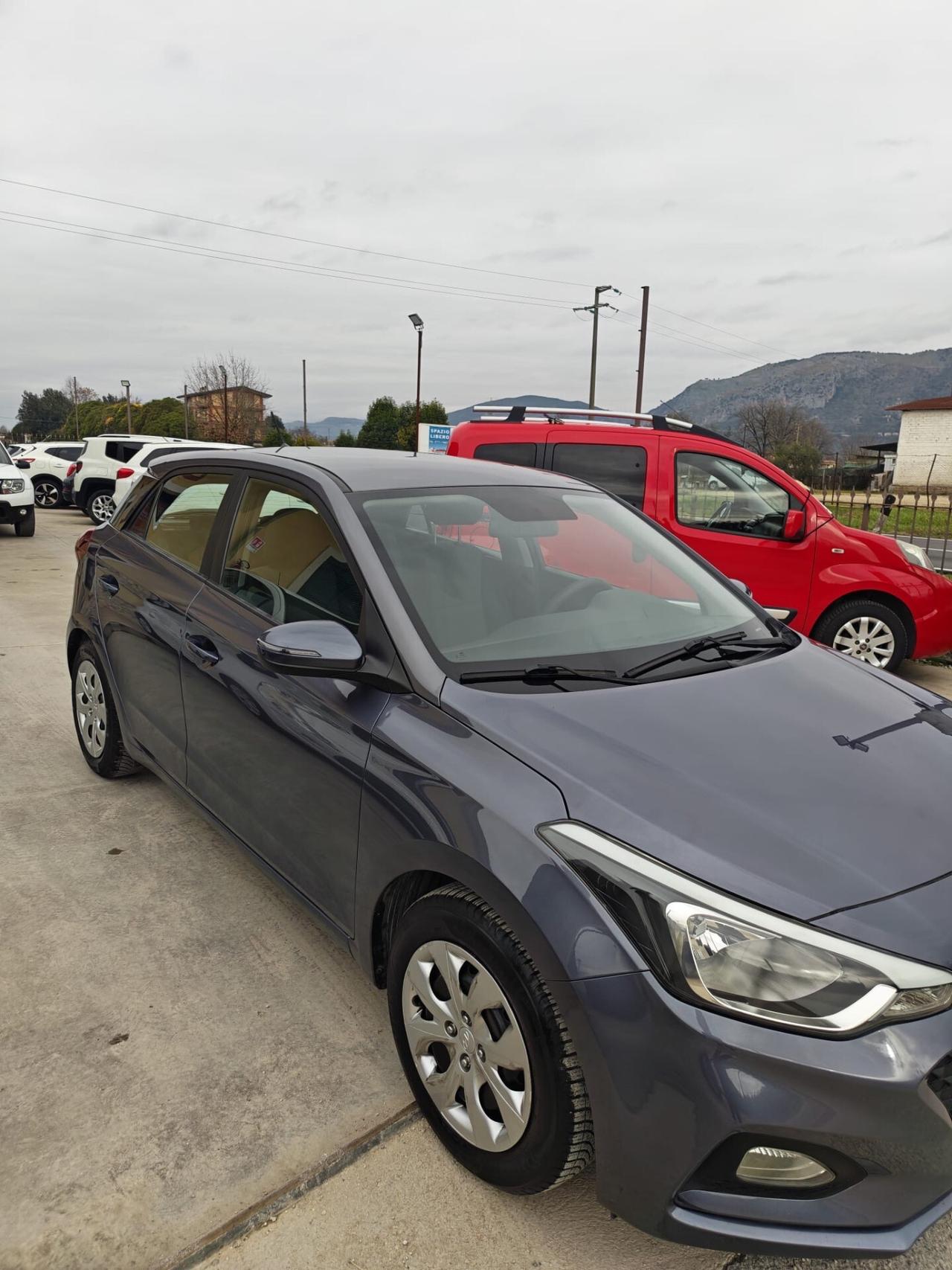 Hyundai i20 1.2 5 porte Econext Connectline gpl garantita permute e finanziamenti