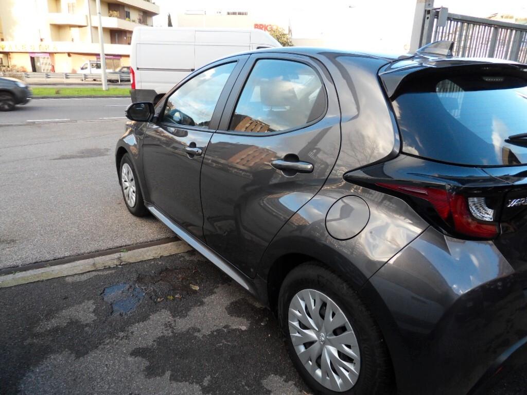 Toyota Yaris 1.5 Hybrid 5 porte Business