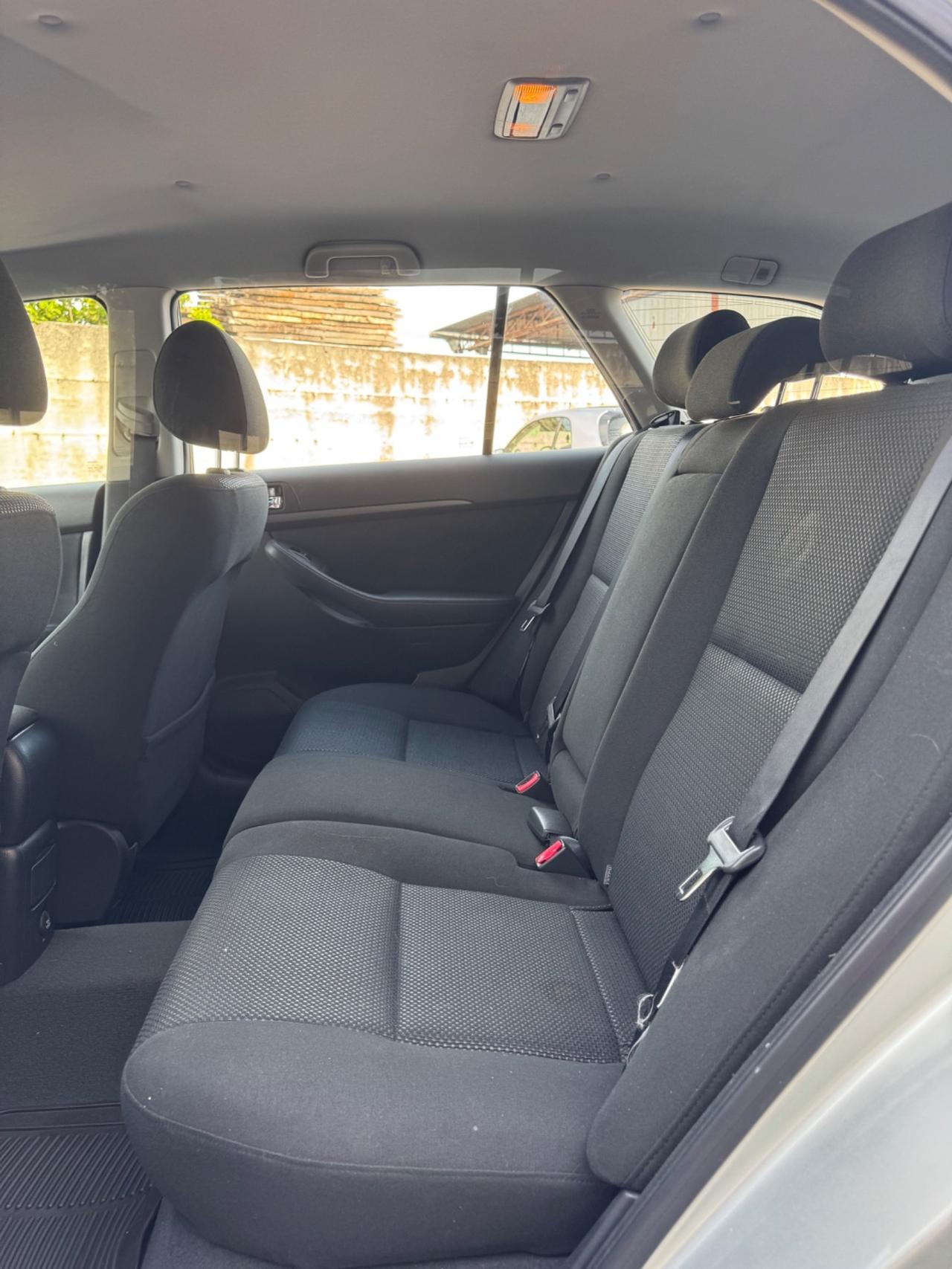 Toyota Avensis 2.0 D-4D 16V Station Wagon