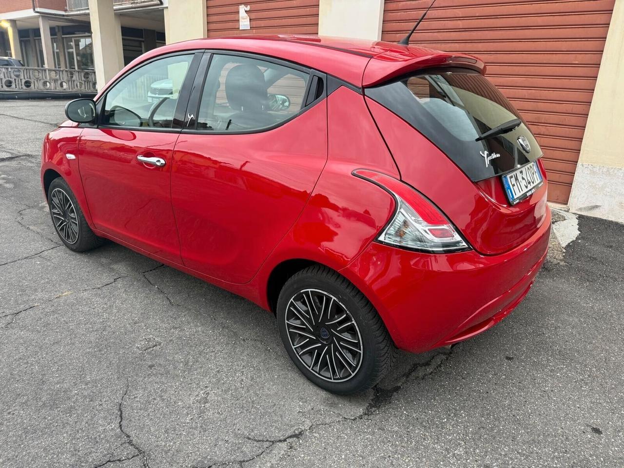 Lancia Ypsilon 1.2 69 CV 5 porte GPL Ecochic Gold