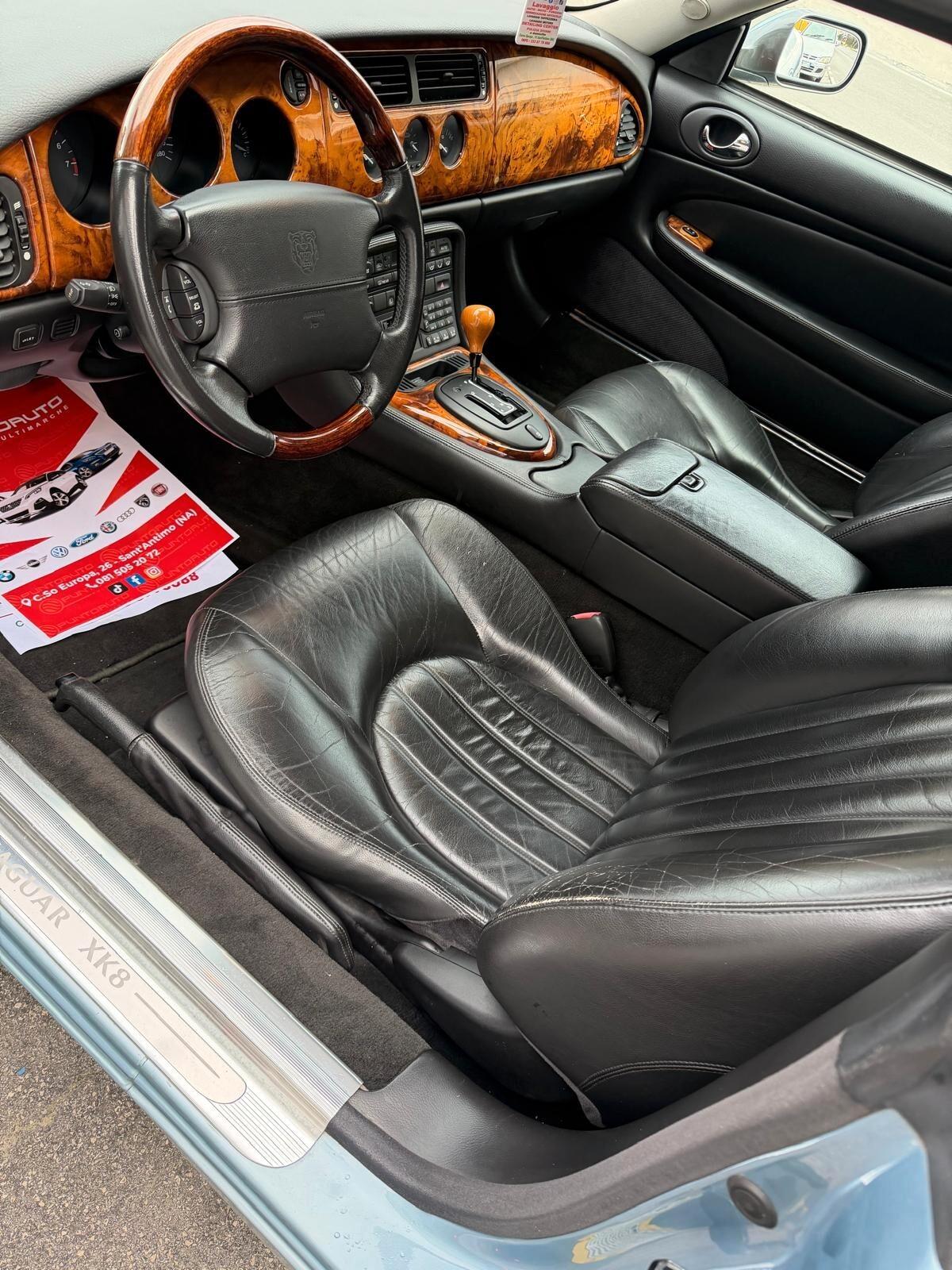 Jaguar XK XK8 4.0 COUPE