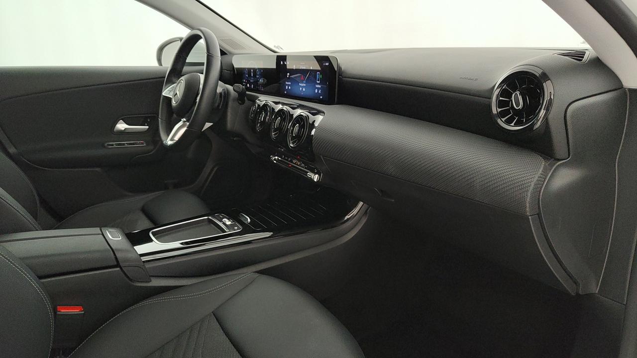 Mercedes-Benz A 180 d Advanced auto