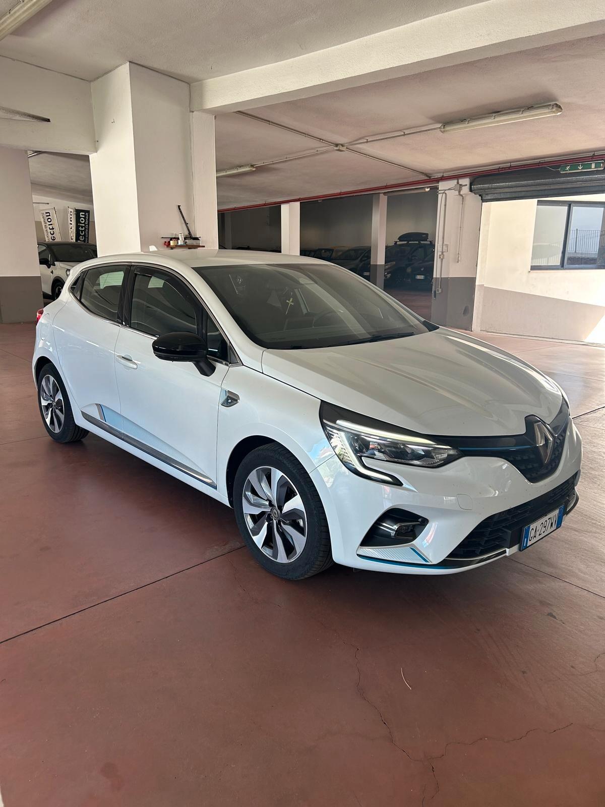 Renault Clio Full Hybrid E-Tech 140 CV 5 porte Initiale Paris