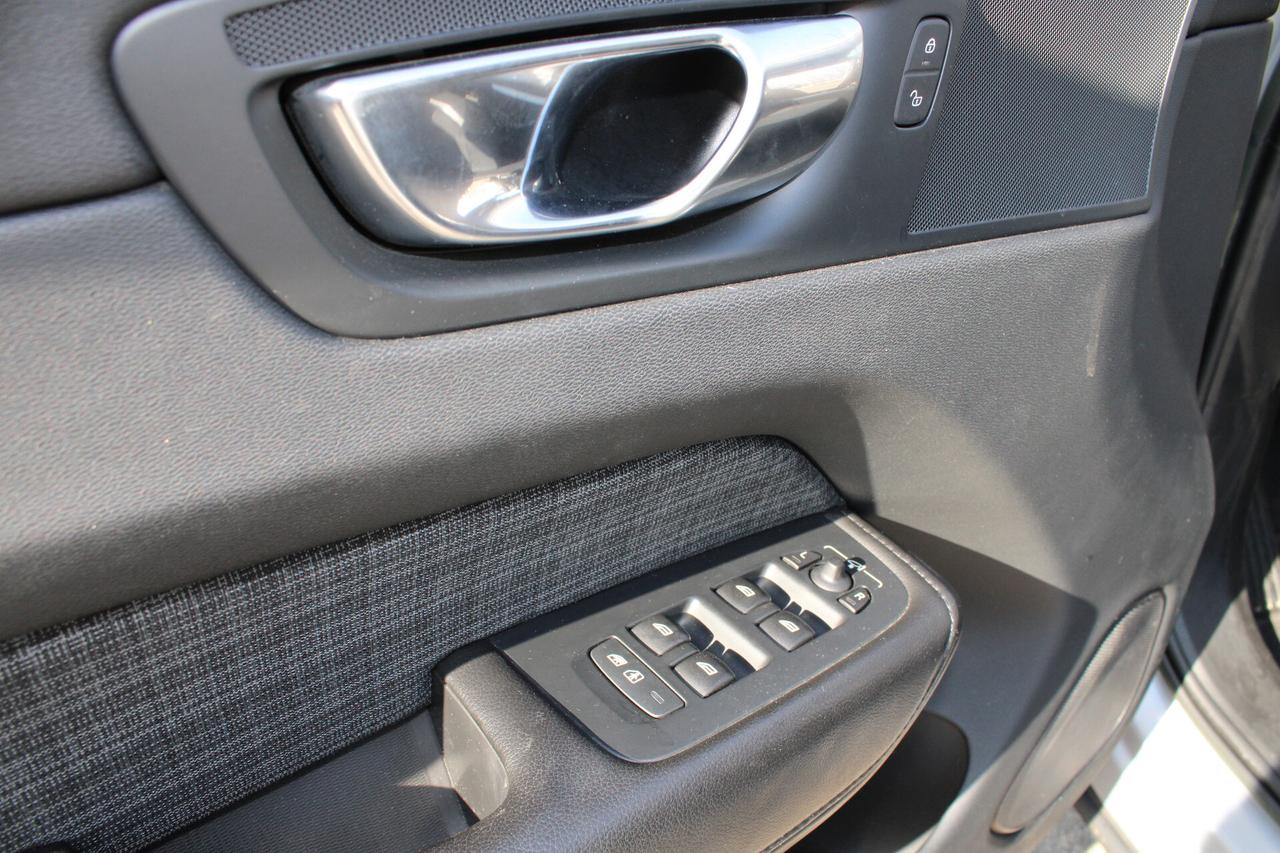 Volvo XC 60 XC60 B4 (d) automatico Core