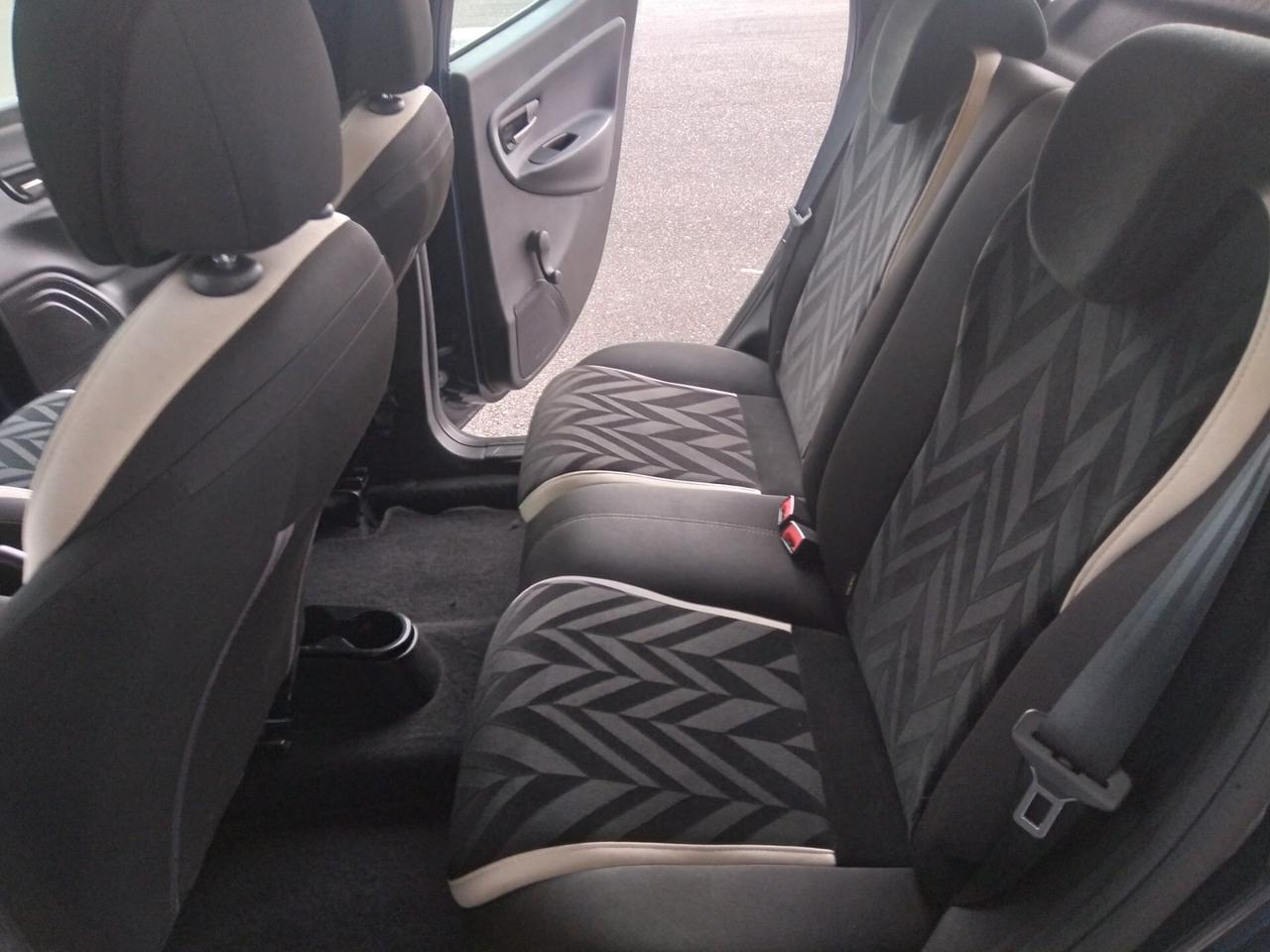 Lancia Ypsilon 0.9 TwinAir 85 CV 5 porte Metano Ecochic Platinum
